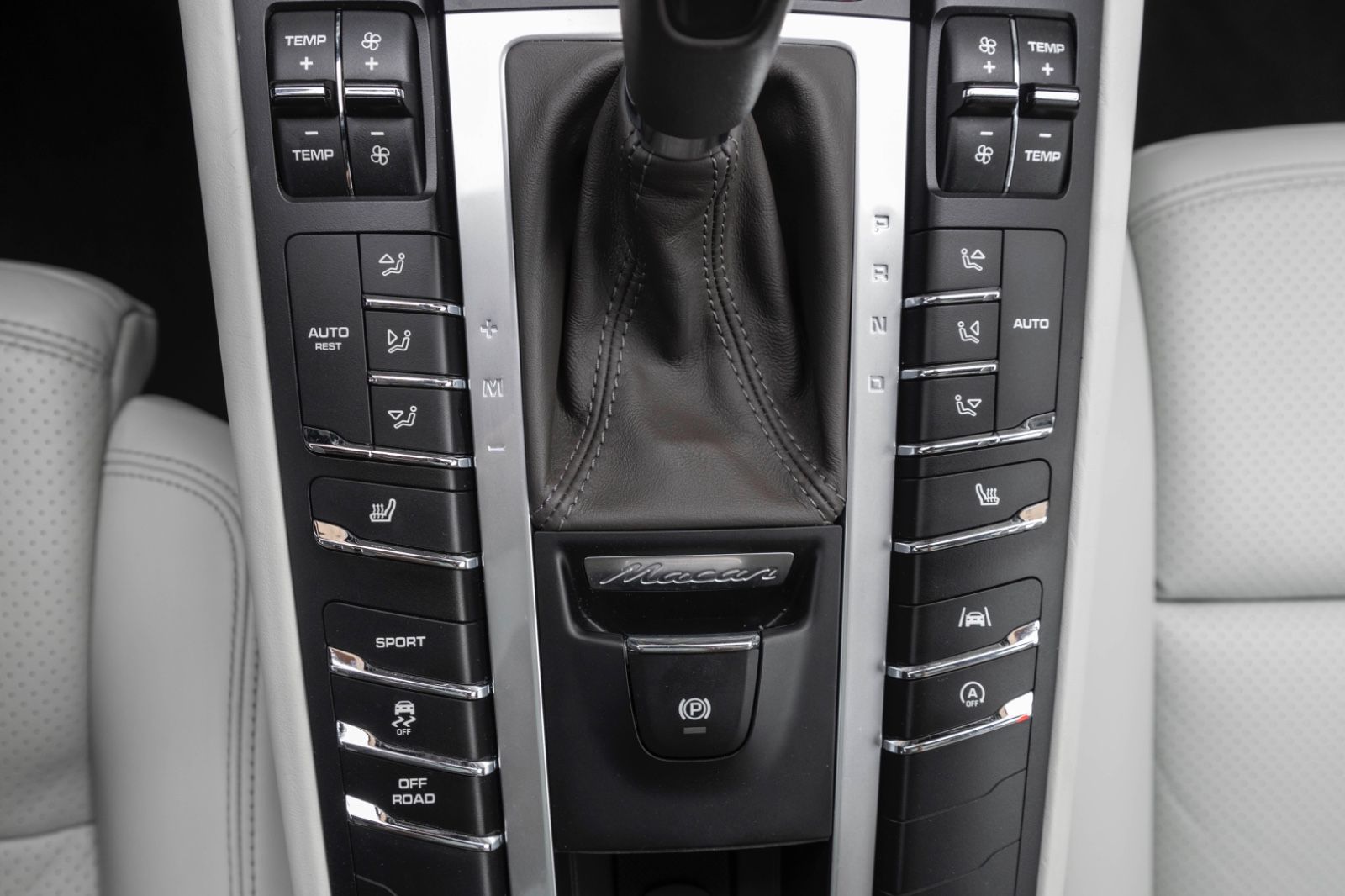 Fahrzeugabbildung Porsche Macan S BOSE LED KAM CHRONO PANO CARPLAY
