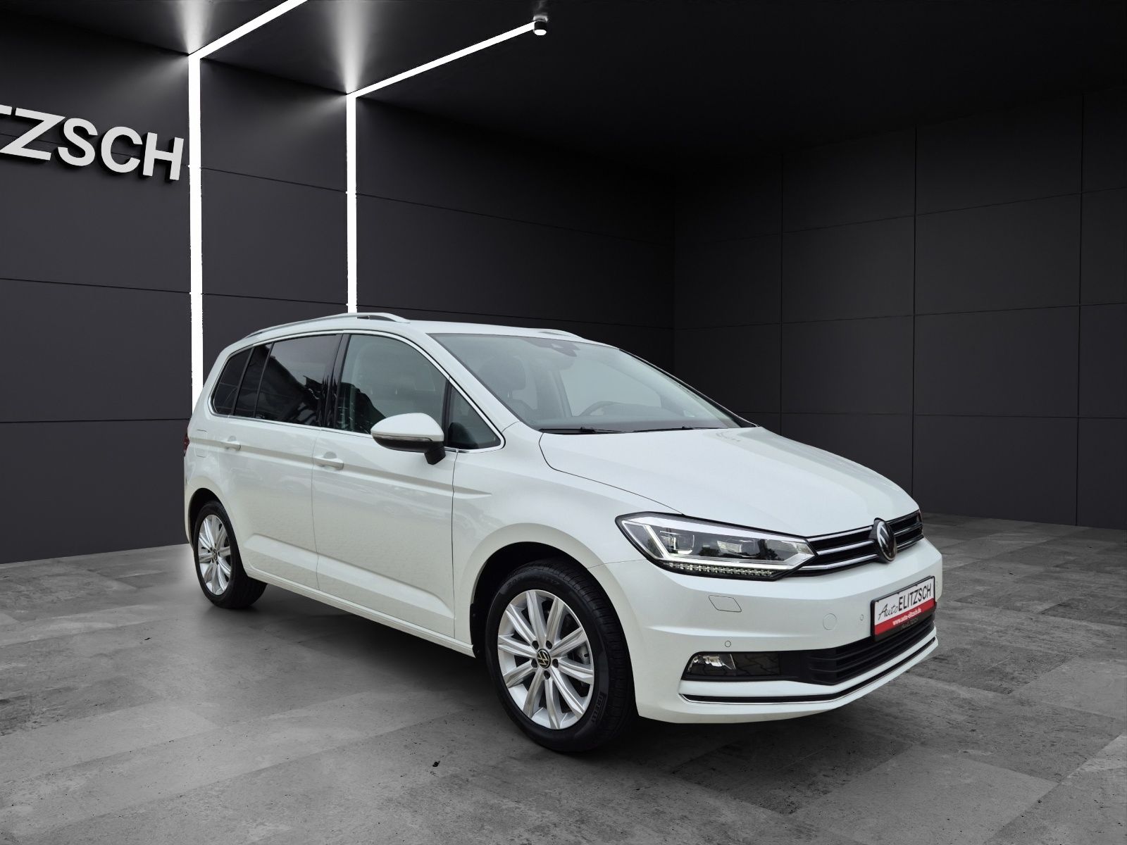 Fahrzeugabbildung Volkswagen Touran TDI Highline DSG 7-Si LED AHK Navi AID AC