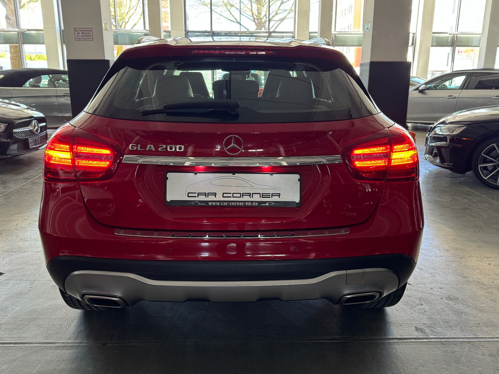 Fahrzeugabbildung Mercedes-Benz GLA 200 7G-DCT SPORTPAKET URBAN NAVI LED KAMERA