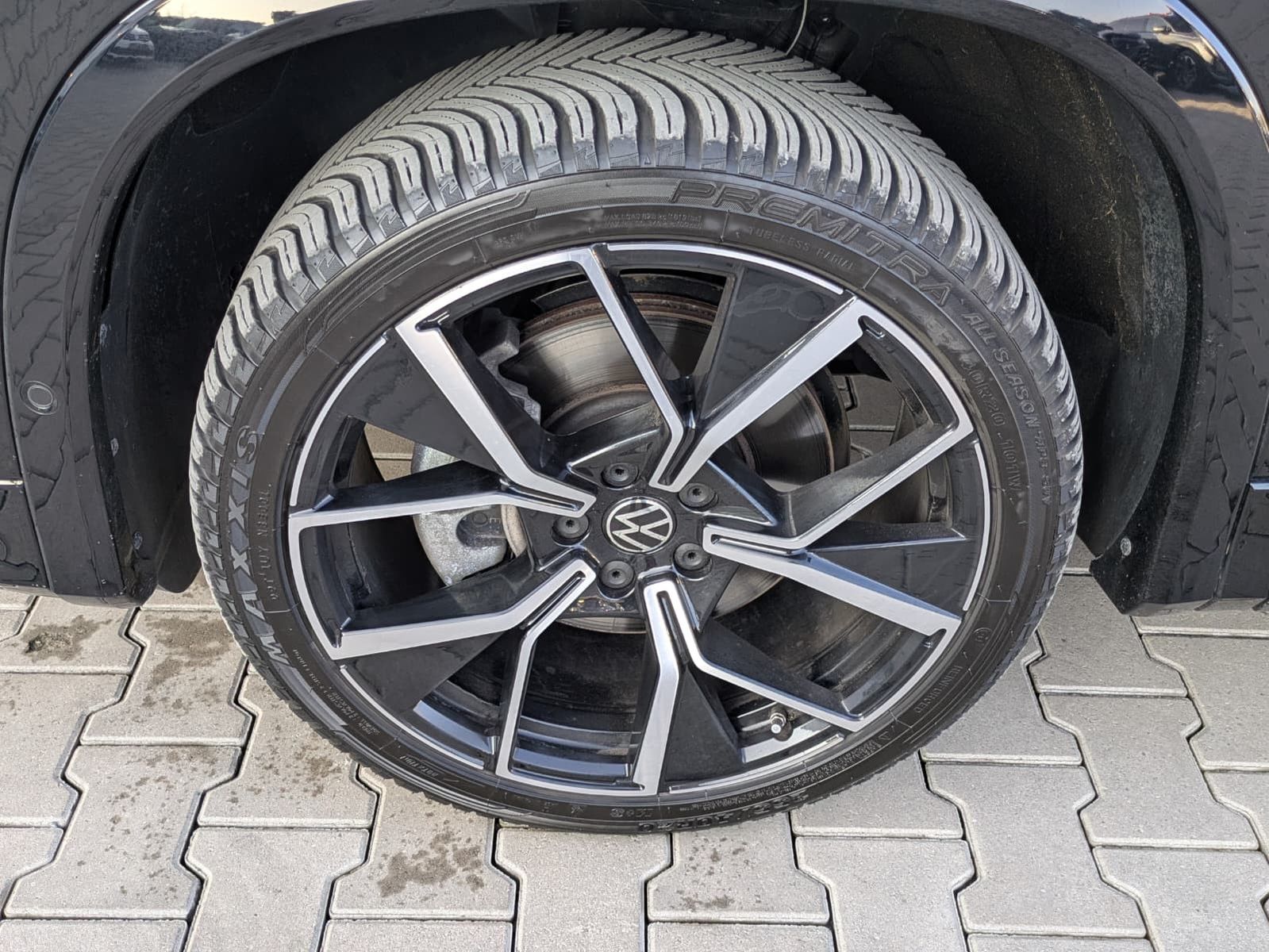 Fahrzeugabbildung Volkswagen Tayron 2.0 TDI 4M R-Line 7S*IQ-L.*PANO*HUD*AHK