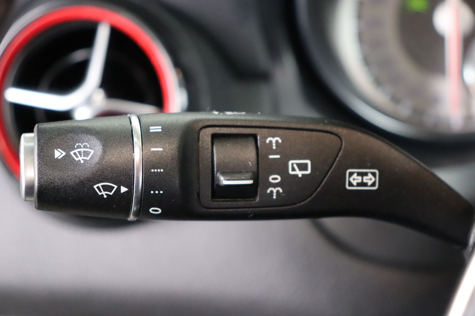 Fahrzeugabbildung Mercedes-Benz CLA 250 Shooting Brake Sport 4Matic