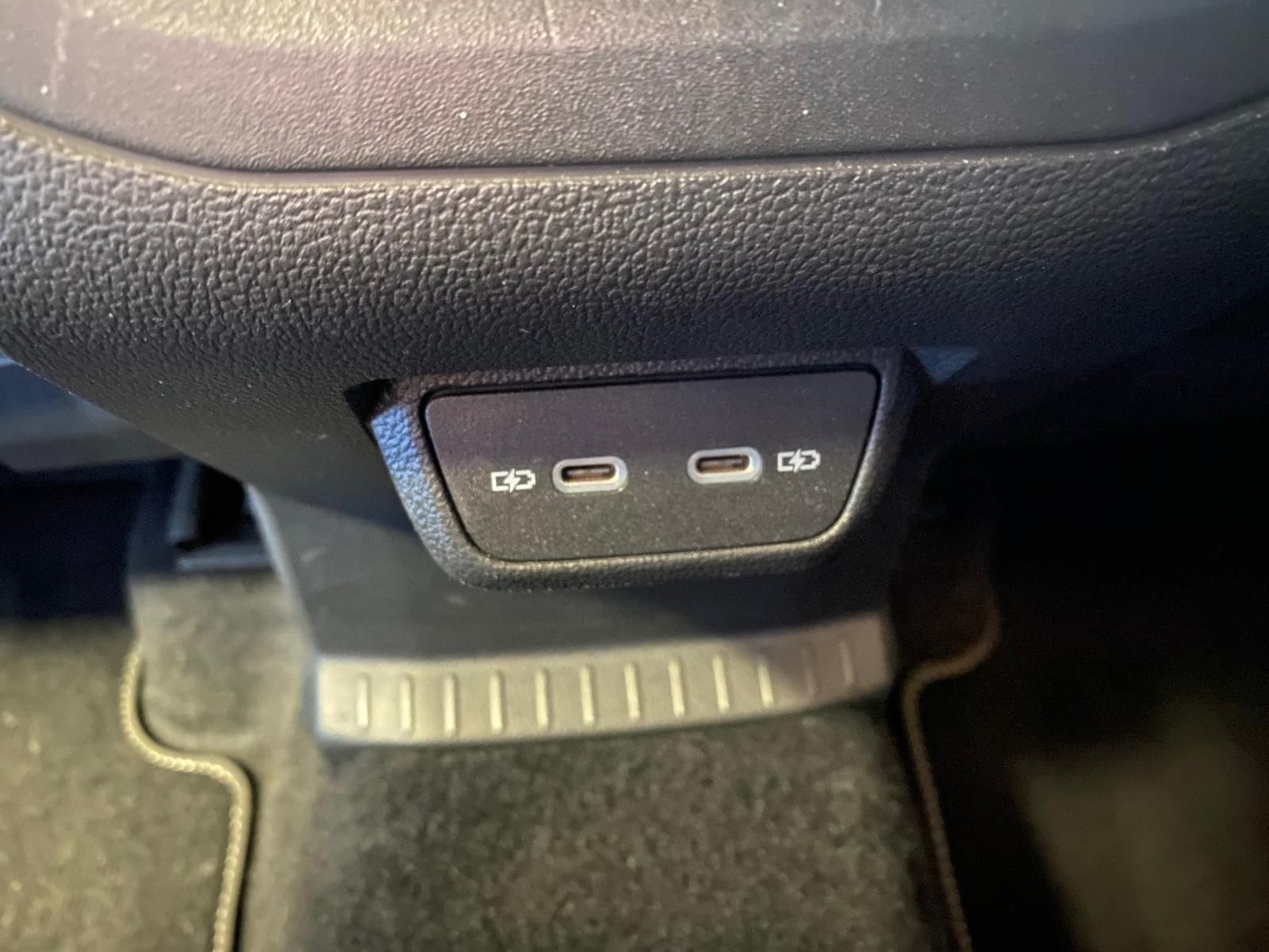Fahrzeugabbildung Volkswagen T-Cross 1.5 TSI DSG Style R-Line+ACC+RFK+APP+LED