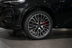 AUDI Q5 Sportback e-Hybrid | Tech pro | Pano | Carbon AUDI Q5 Sportback e-Hybrid | Tech pro | Pano | Carbon