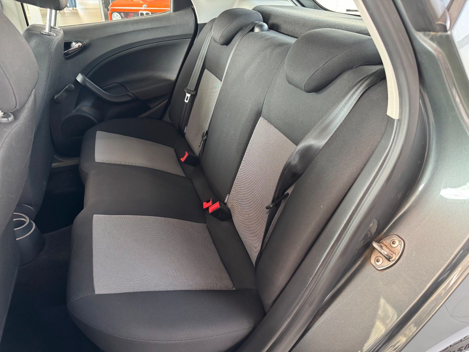 Fahrzeugabbildung SEAT Ibiza 1.0 Reference  "Klima LM Parksensoren hi."