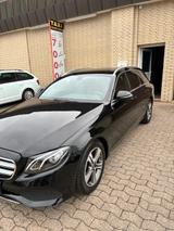 Mercedes-Benz E 220 d T - Mercedes-Benz E-Klasse: Taxi