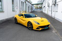 Fahrzeugabbildung Ferrari F12 Berlinetta Giallo Modena *MwSt./Scheckheft*