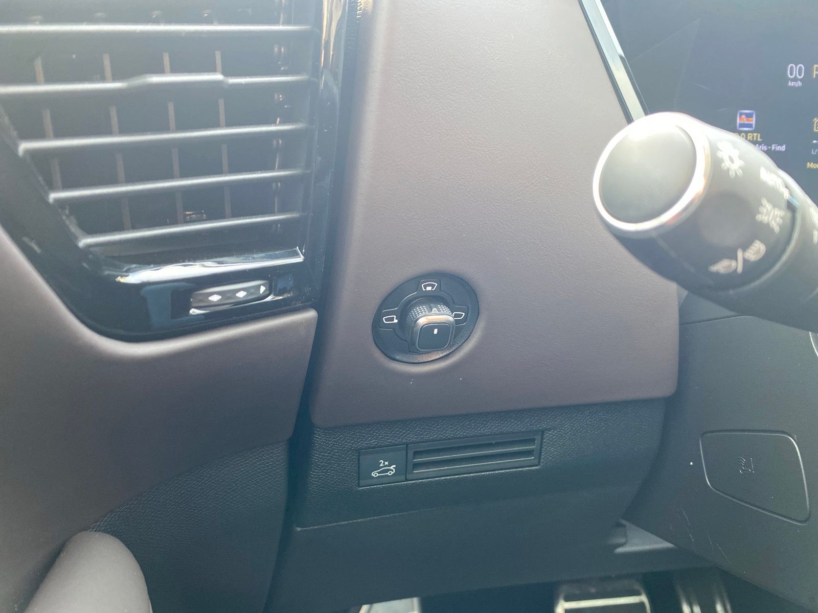 Fahrzeugabbildung DS Automobiles DS4 PT130 Autom. OPERA *Schiebedach*Leder*360°Ca