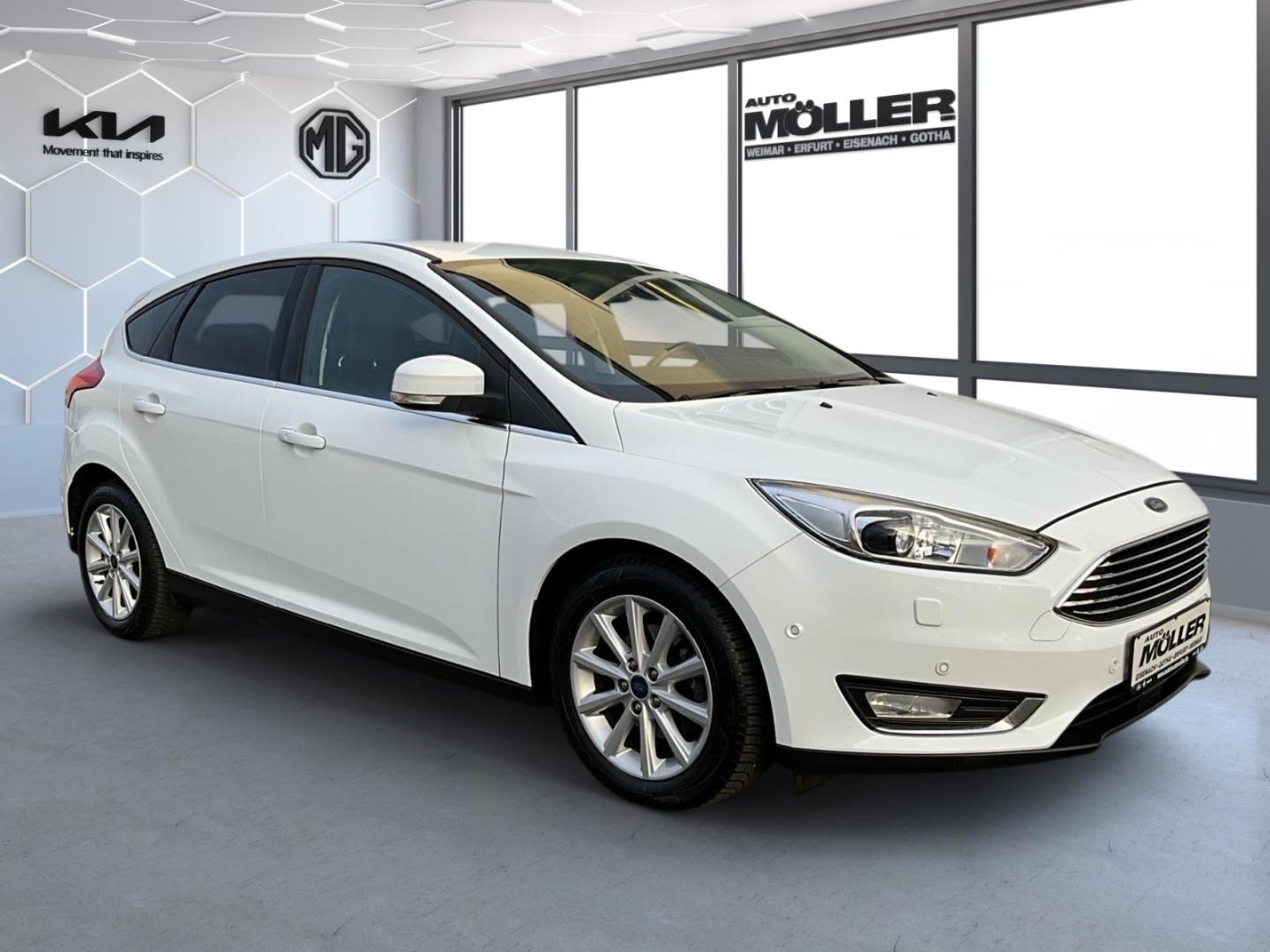 Ford Focus Titanium Navi Leder Bi-Xenon Kurvenlicht A