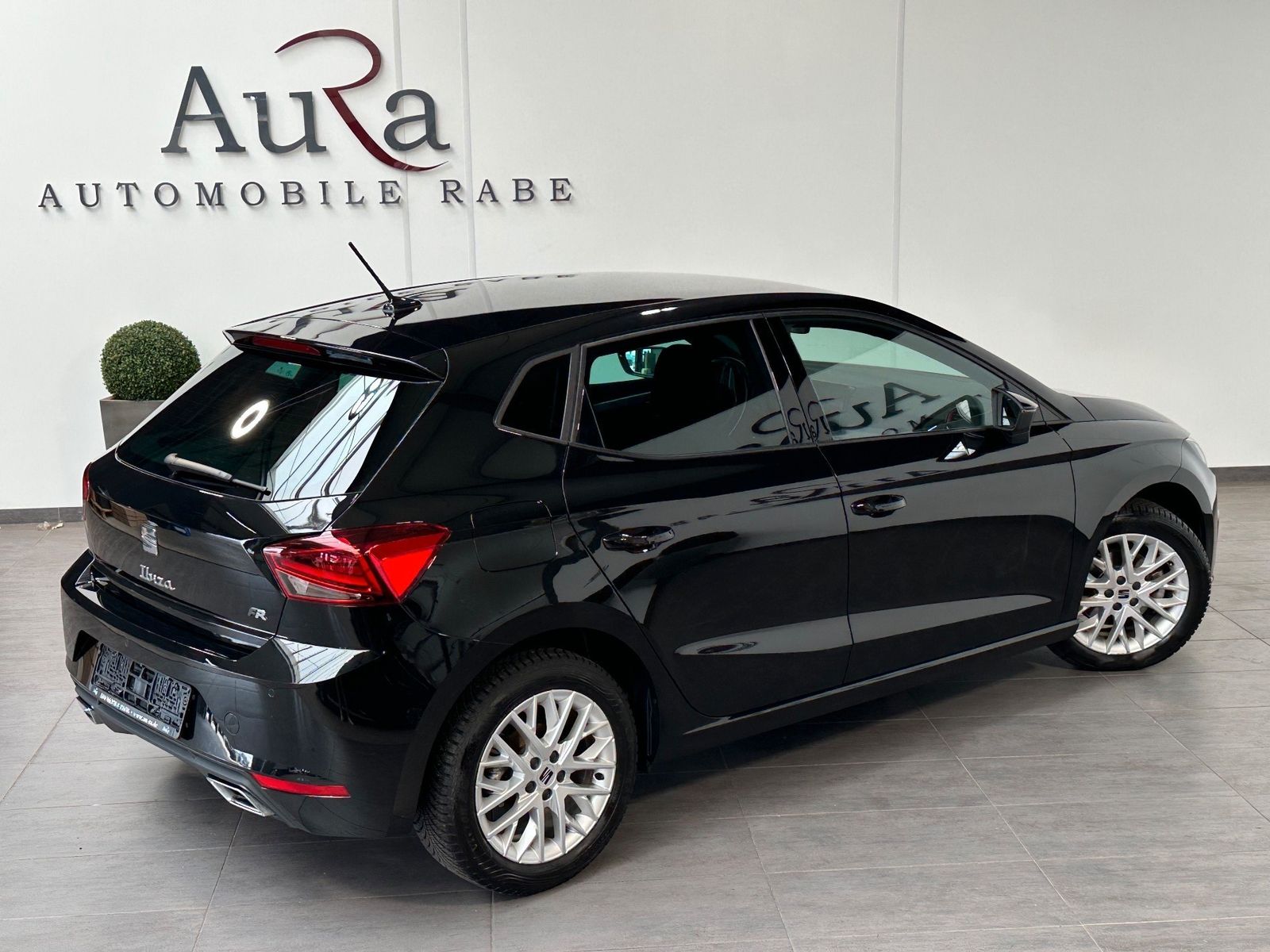Fahrzeugabbildung SEAT Ibiza FR 1.0 TSI DSG NAV+LED+PDC+DAB+GANZJAHRES
