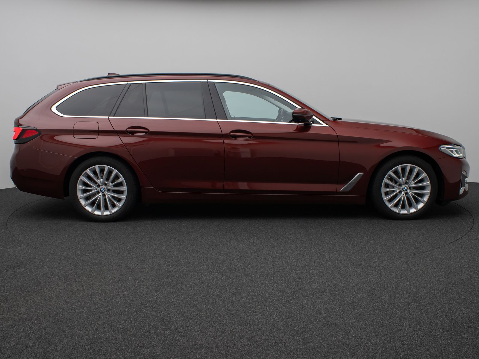 Fahrzeugabbildung BMW 540d xD LuxuryLine 360°Laser HUD DAB H/K Komfort