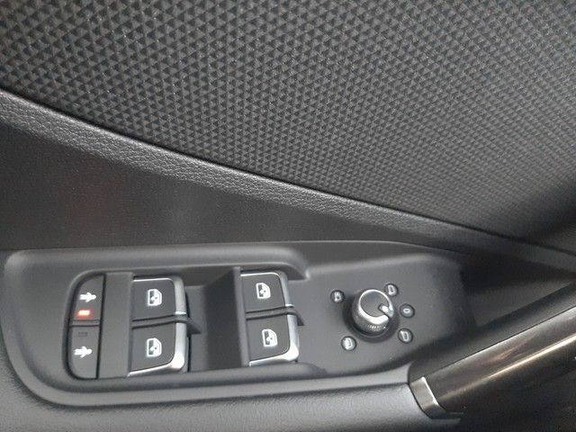 Fahrzeugabbildung Audi Q2 S line 35TFSI S-tronic LED Kamera AHK 19"