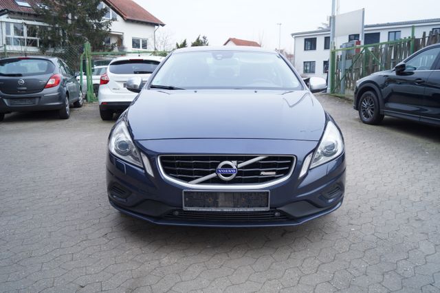 Volvo S60  R-Design Navi Xenon Schbiedach SHZ PDC AHK