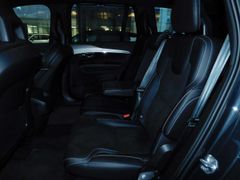 Fahrzeugabbildung Volvo XC90 B5 D AWD R-Design