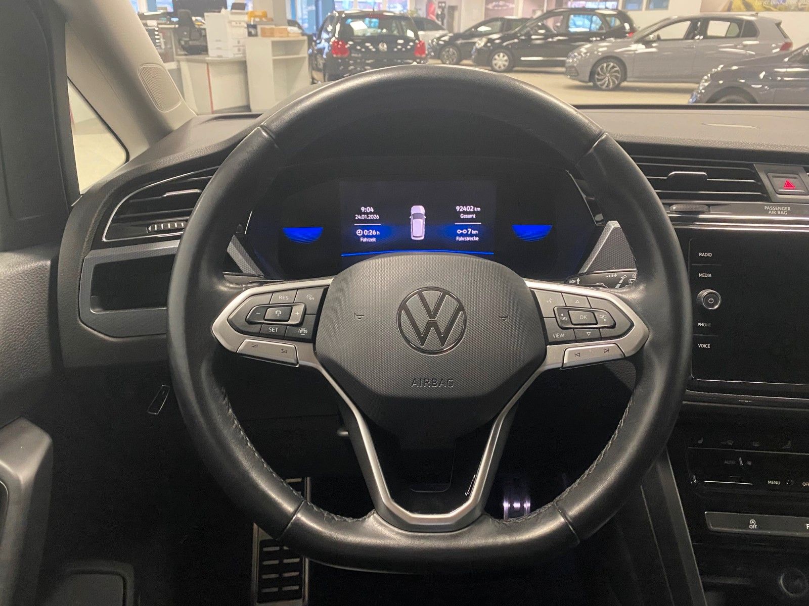 Fahrzeugabbildung Volkswagen Touran 1.5 TSI DSG ACTIVE+7 Sitze+ACC+NAVI+Totwi