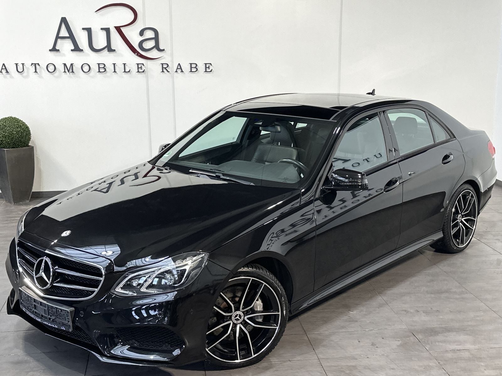 Fahrzeugabbildung Mercedes-Benz E 350 BlueTec 4Matic AMG-Line NAV+LED+PANO+SPURH
