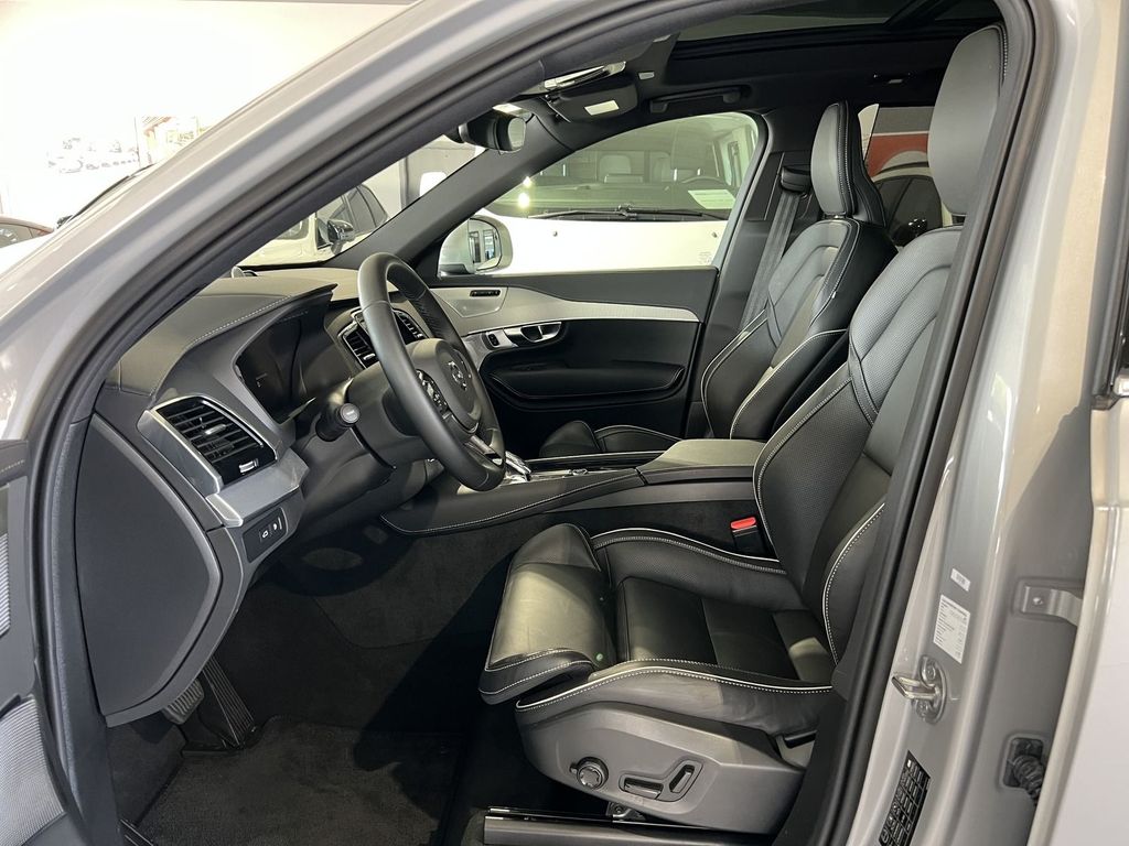 Volvo XC90 T8 Plus Bright Recharge AWD FourC AHK B&W