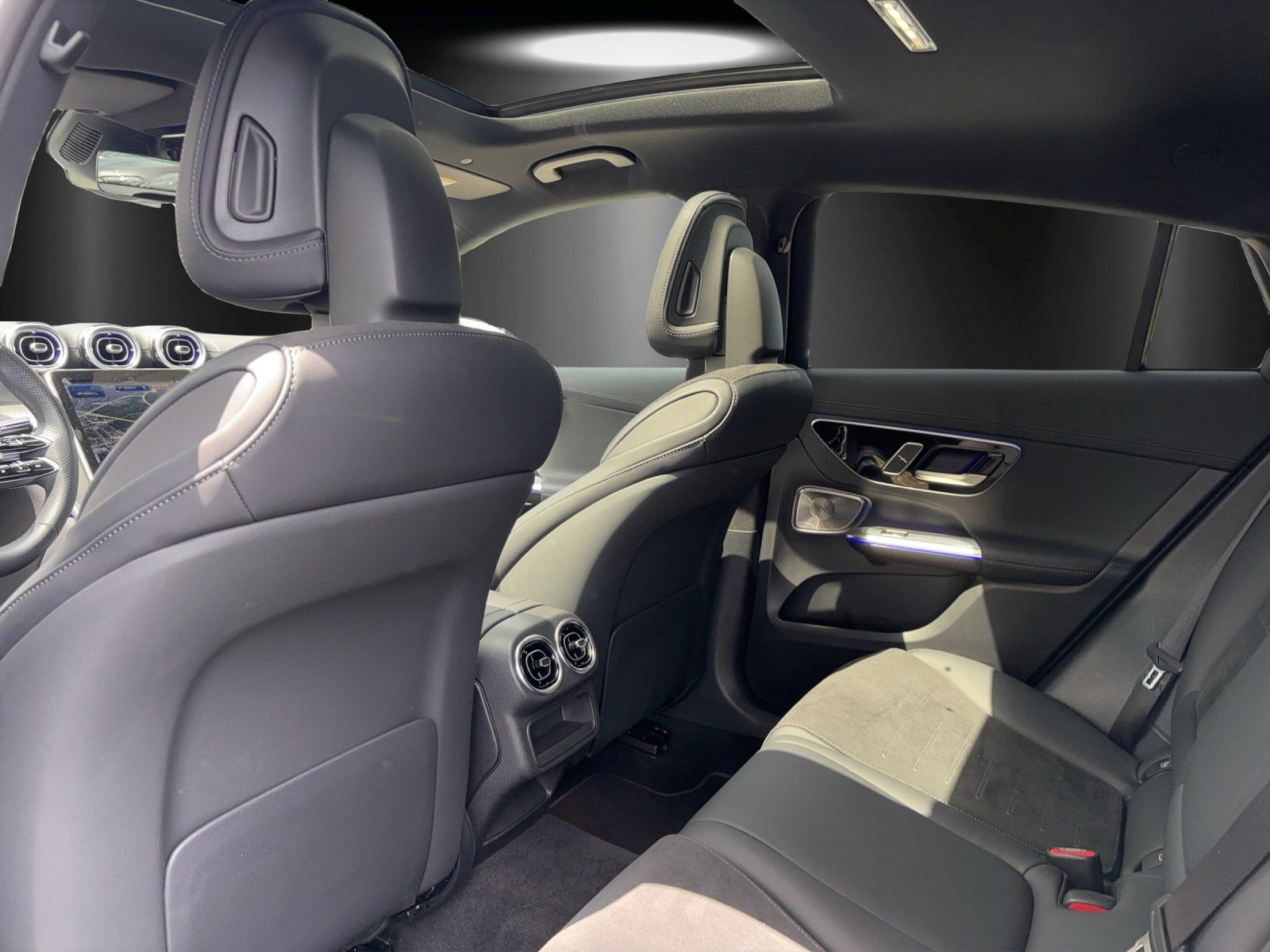 Fahrzeugabbildung Mercedes-Benz GLC 300 d 4M Coupé AMG Pano AHK Burme KEYGO 360