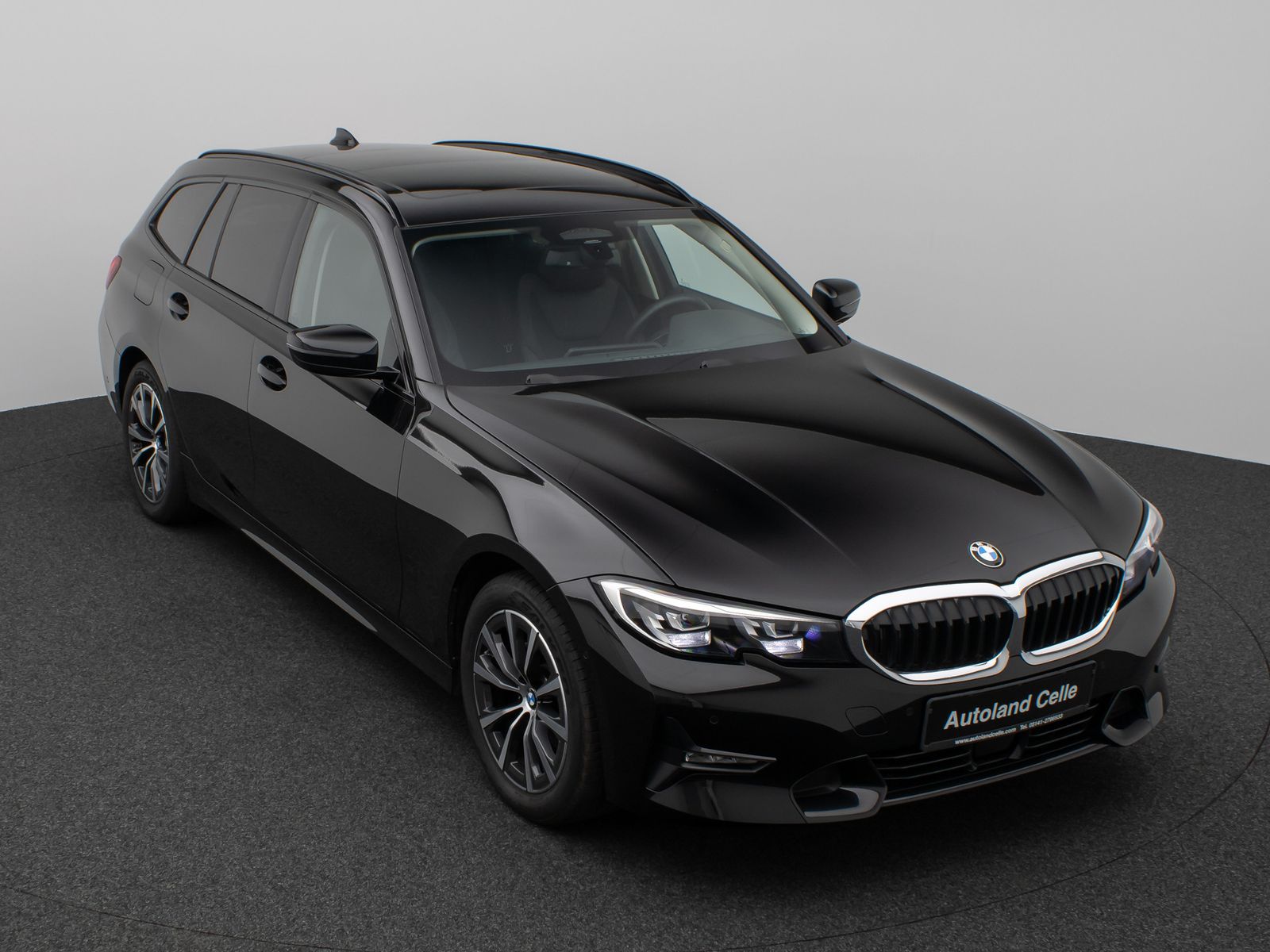 Fahrzeugabbildung BMW 320d  xD Sport Line Panorama Kamera HiFi Komfort