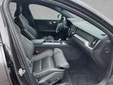 Volvo S60 B5 AWD Mild-Hybrid Ultimate Dark ACC BLIS SD - Volvo S60: Ultimate Dark