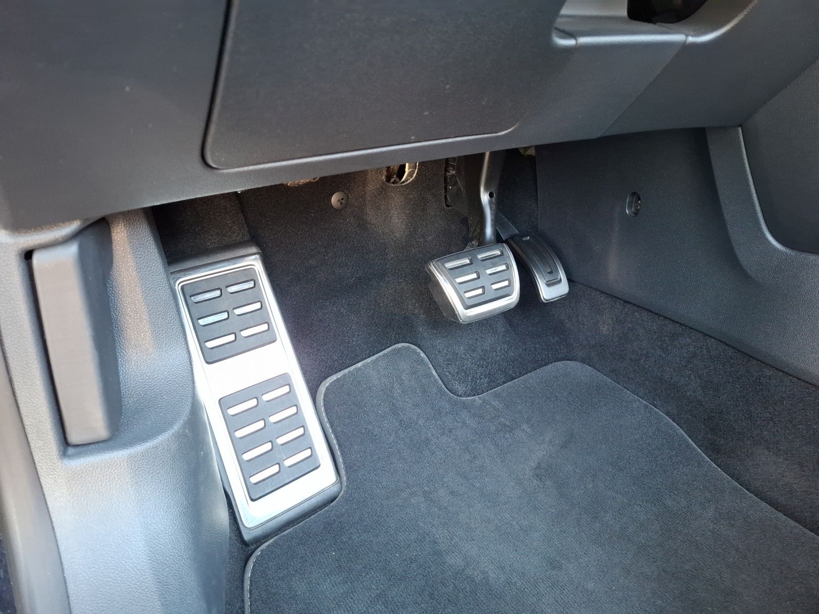 Fahrzeugabbildung Volkswagen T-Roc Cabriolet TSI R-line DSG LED AID ACC PDC S