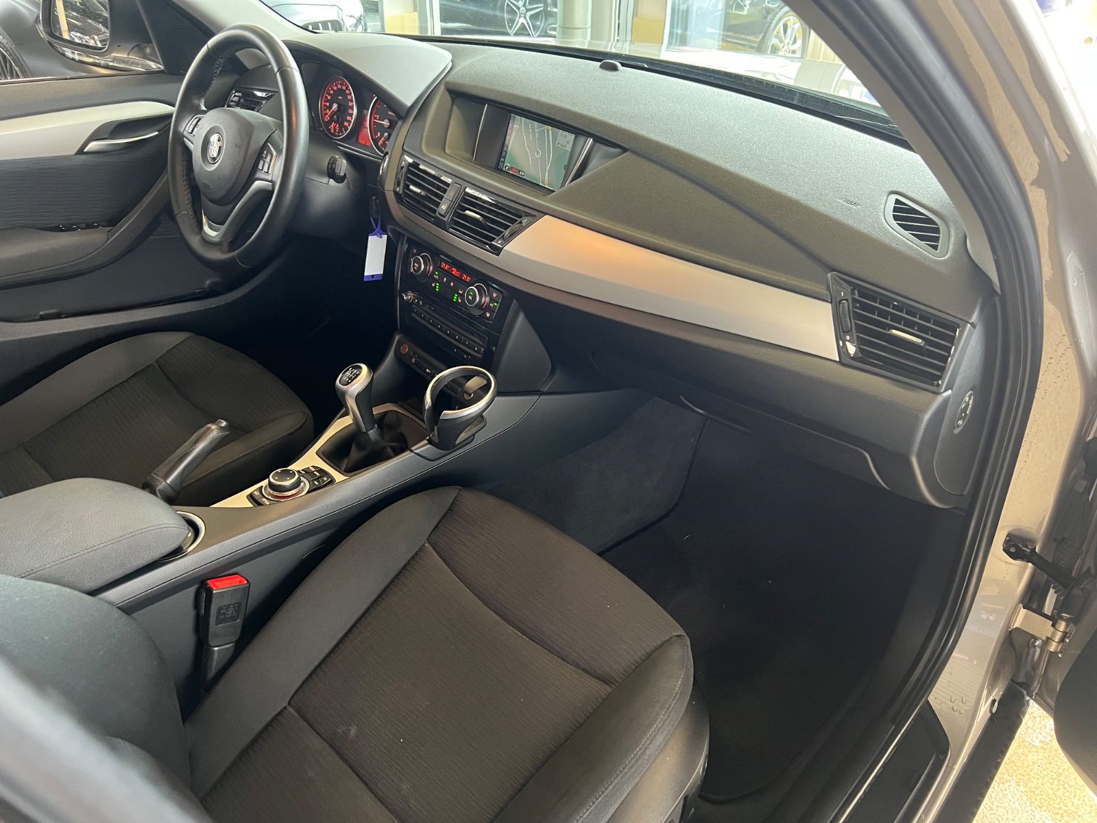 Fahrzeugabbildung BMW X1 18 d xDrive *LED/XENON*NAVI*MEMORY*