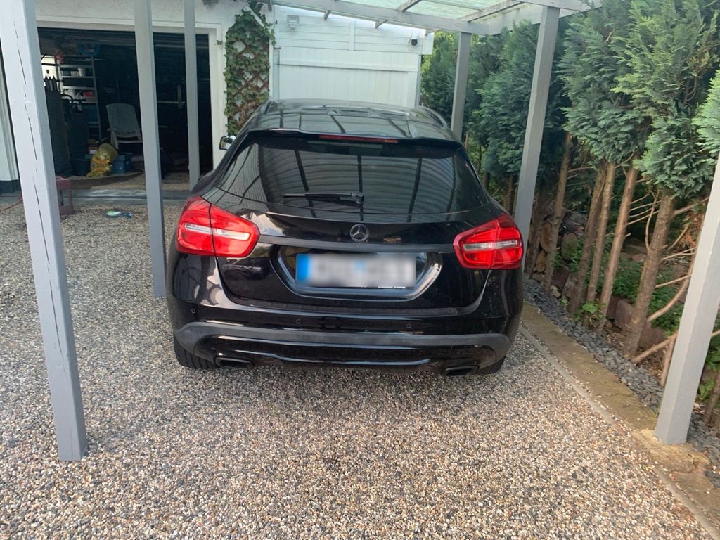 Image of Mercedes-Benz GLA 200