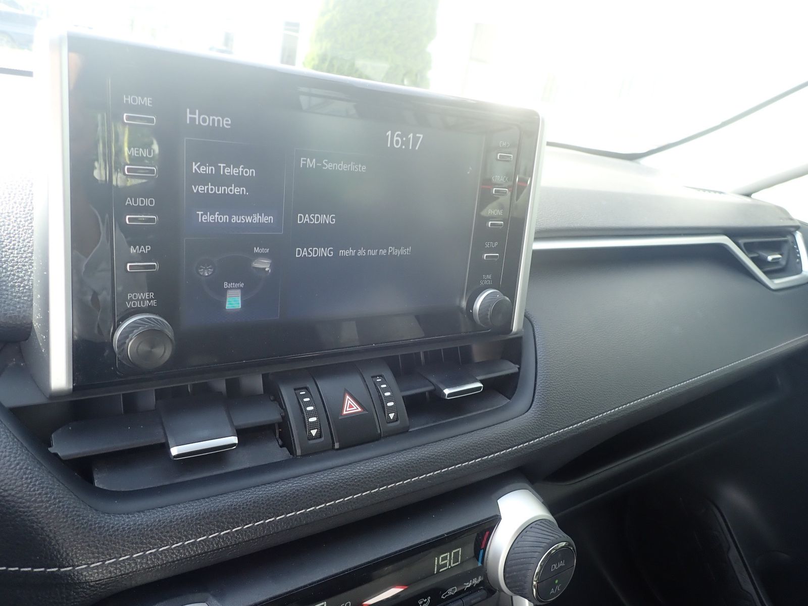 Fahrzeugabbildung Toyota RAV 4 Hybrid 4x2 Comfort
