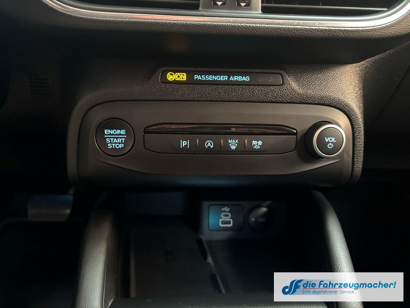 Fahrzeugabbildung Ford Focus Turnier Titanium X Sportpaket AHK-abnehmba