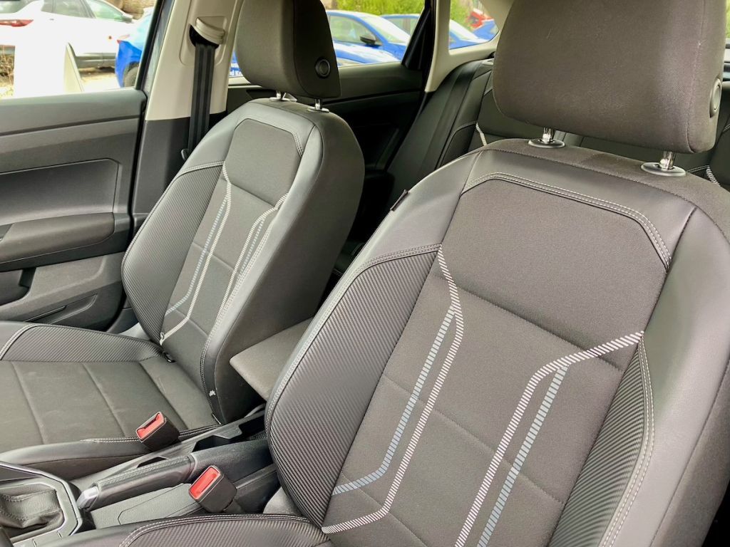 Fahrzeugabbildung Volkswagen Taigo 1.0 TSI DSG STYLE AAC SHZ GJR NAVI PDC