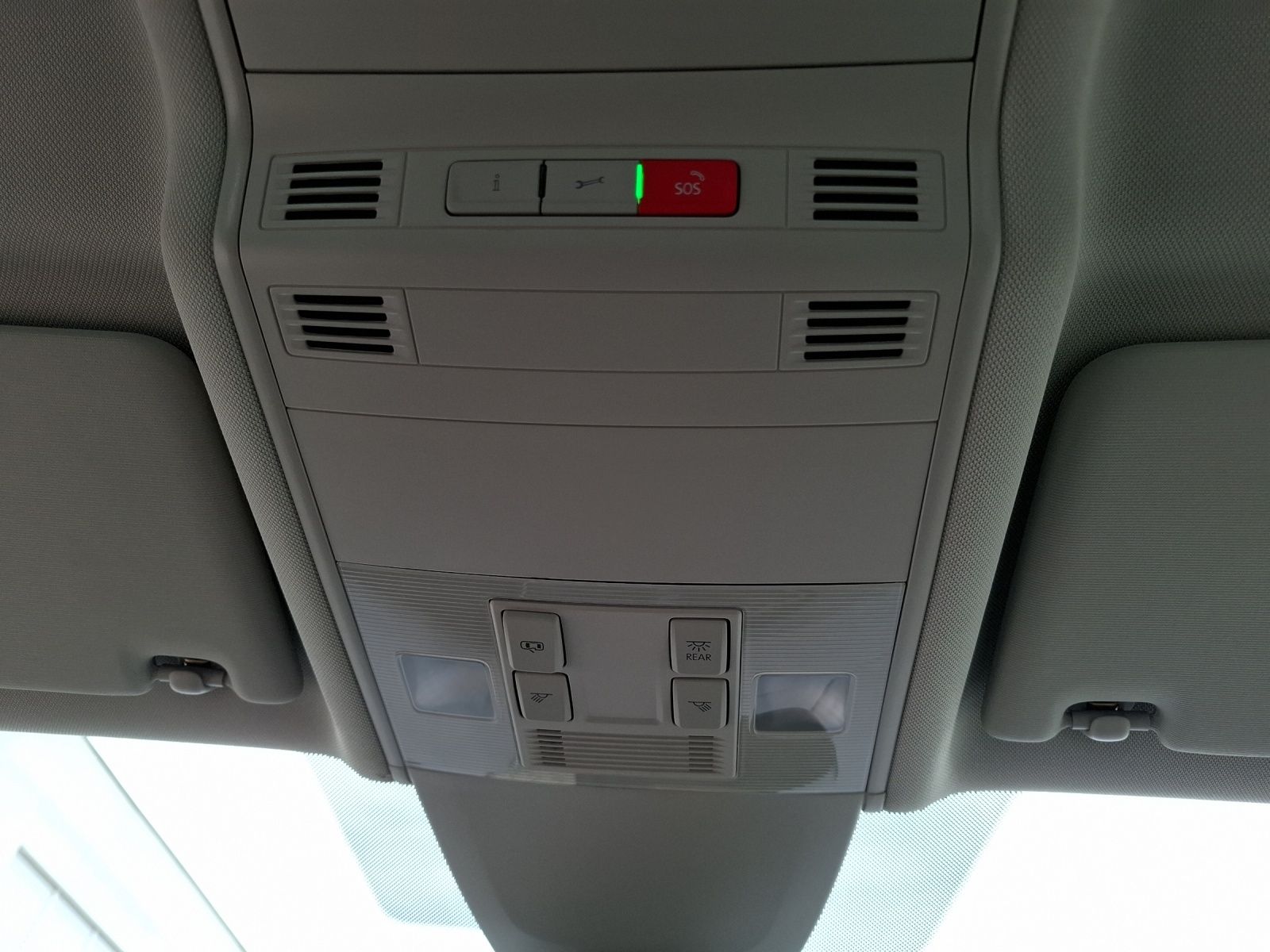 Fahrzeugabbildung Volkswagen Touran TSI Comfortline 7-Si Navi AID ACC PDC SH