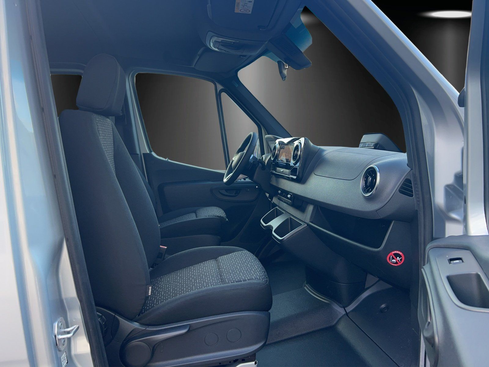 Fahrzeugabbildung Mercedes-Benz Sprinter 317 CDI 9G-Tronic LED Colorglas SiHeiz