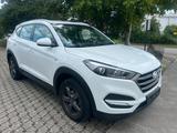 Hyundai Tucson blue Classic 2WD, Navi - Hyundai TUCSON: Winterreifen
