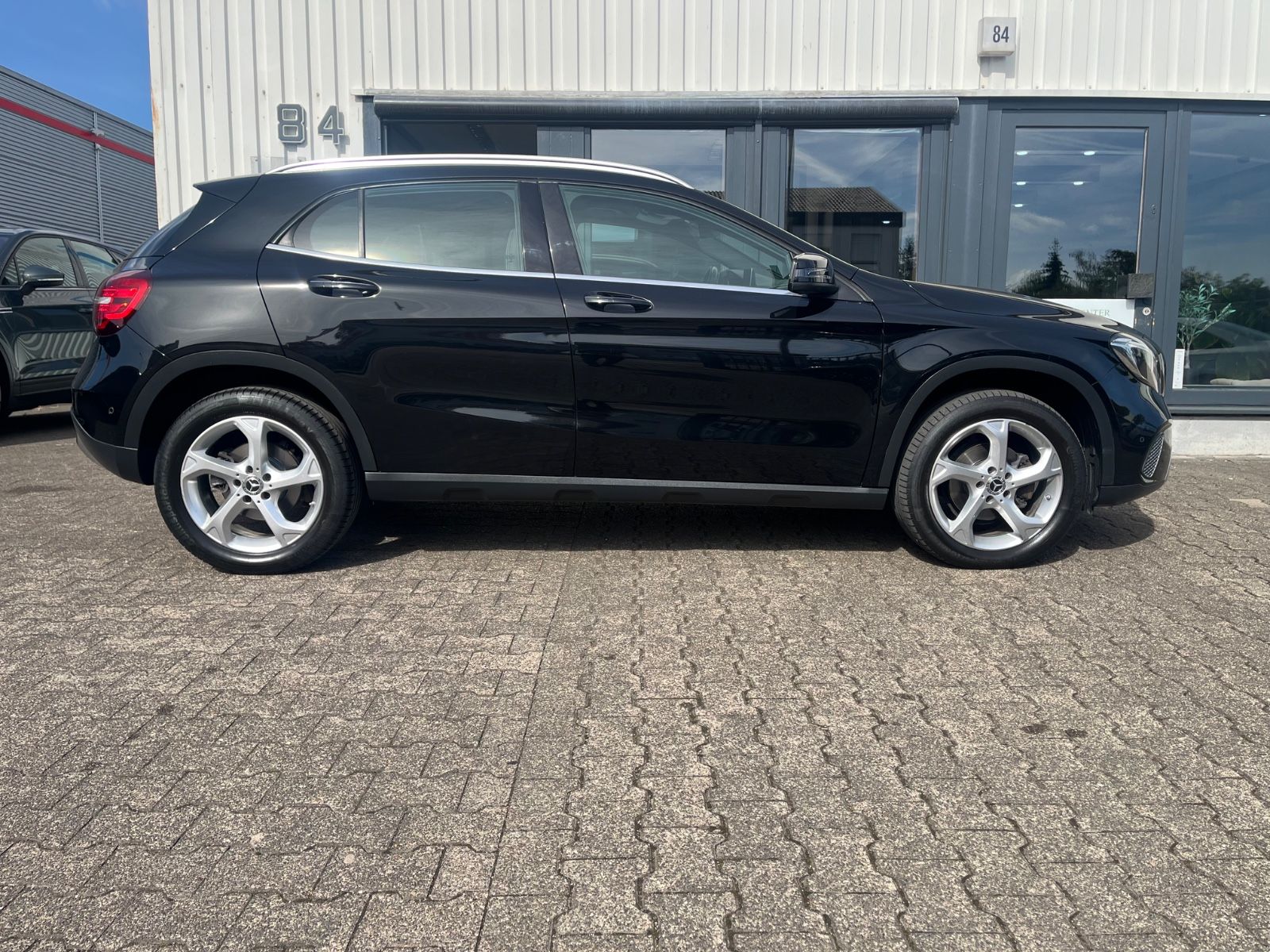 Mercedes-Benz GLA 180 Automatik-Navi-LED-PDC-Sportsitze – Bild 7