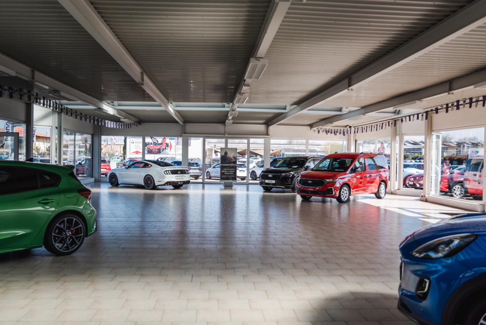 showroom-image-bottom