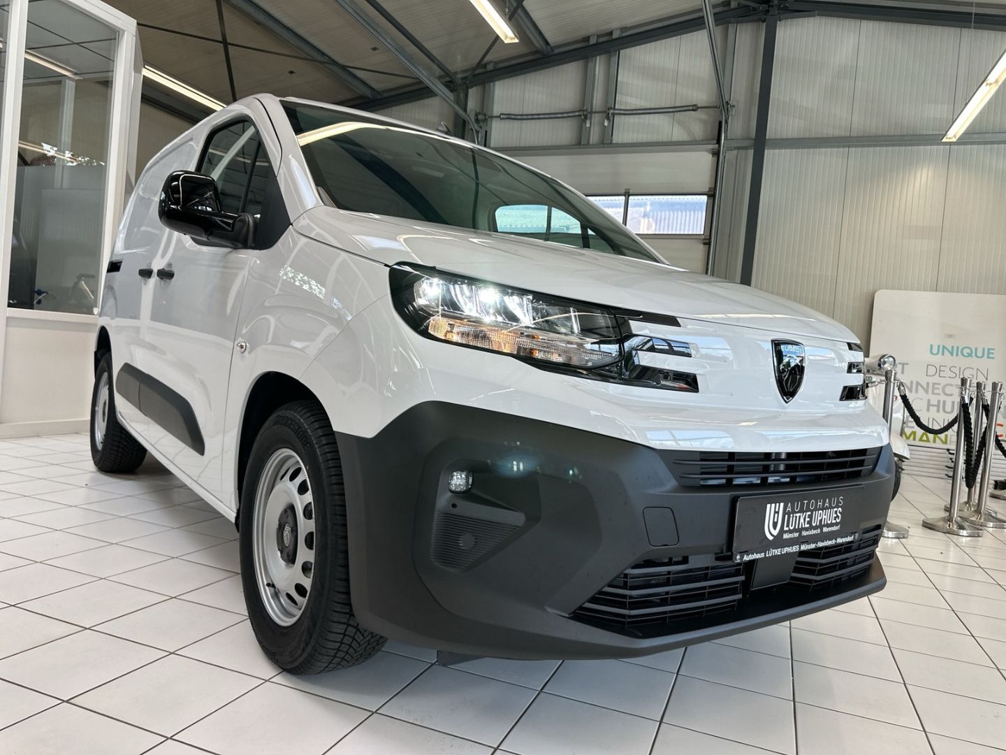 Fahrzeugabbildung Peugeot Partner L1 PureTech 110 LED DAB Rückfahrkam.