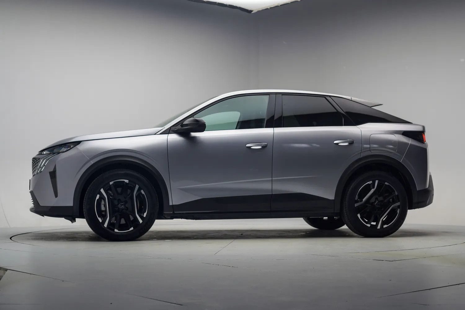 Peugeot e-3008 Allure 73kWh 3-fase [ LED Apple/Android k imagem 2