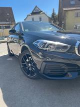 BMW 118i Advantage 2022 Premium Selection - BMW: Premium Selection
