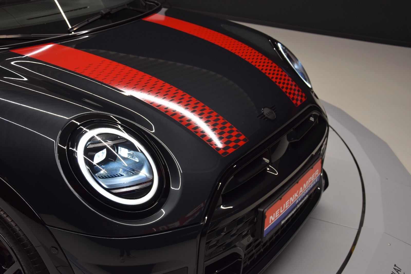 Fahrzeugabbildung MINI Cooper C John Cooper Works Trim L HuD Leder Ambi