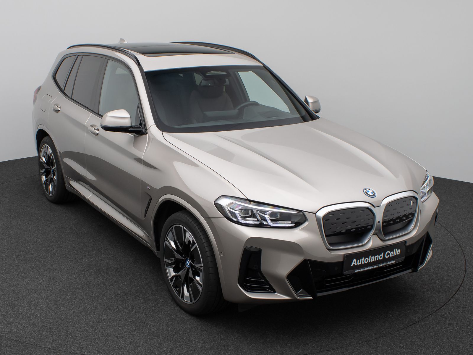 Fahrzeugabbildung BMW iX3 Impressive M Sport Panorama 360°HUD DAB H/K