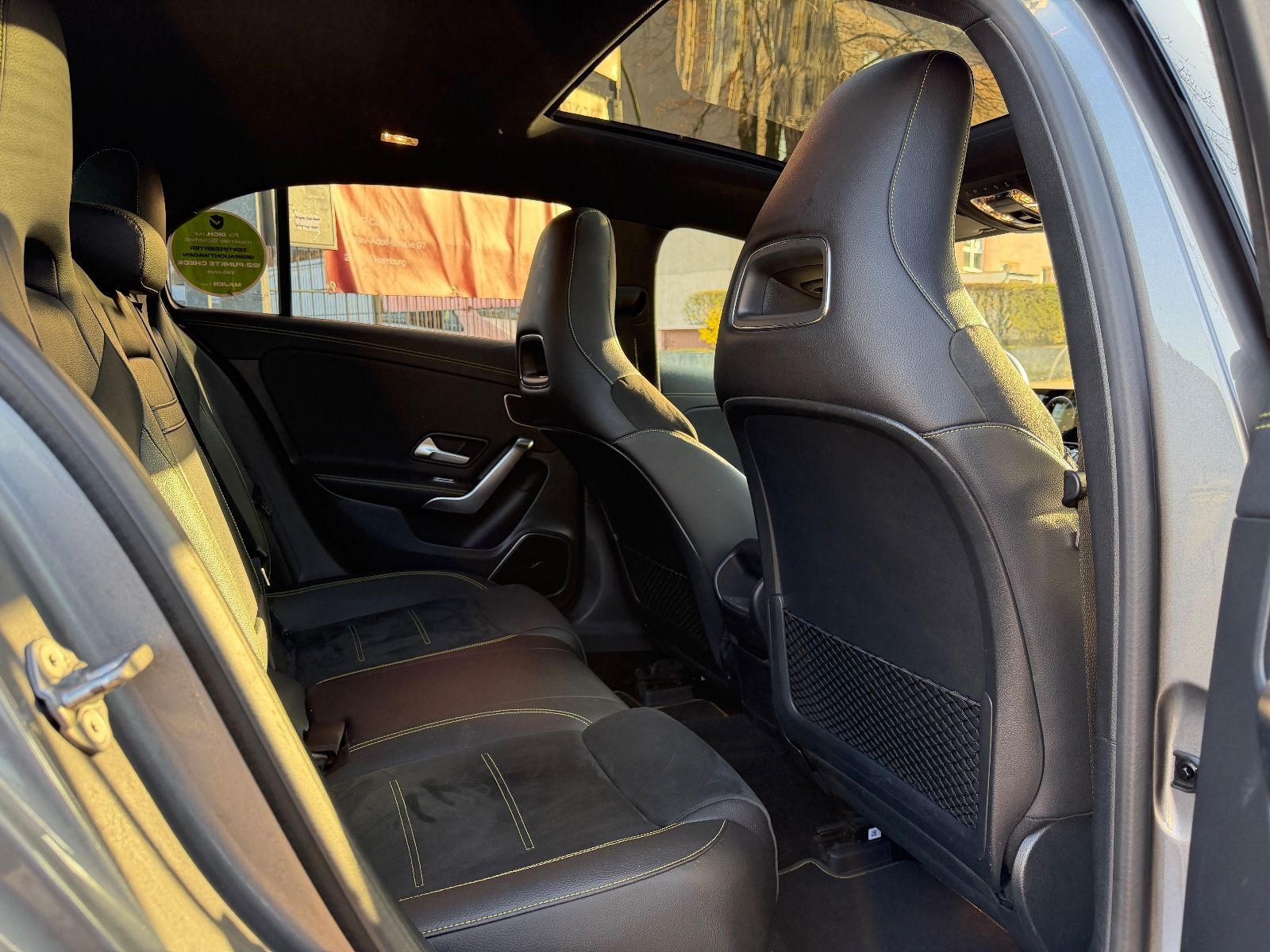 Fahrzeugabbildung Mercedes-Benz A 250 4Matic AMG Edition 1 JUNGESTERNE*PANO*MEMO