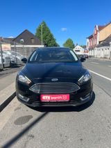 Ford Focus Turnier Titanium 1HAND TÜV NEUUUUU - Ford Focus Gebrauchtwagen Bochum