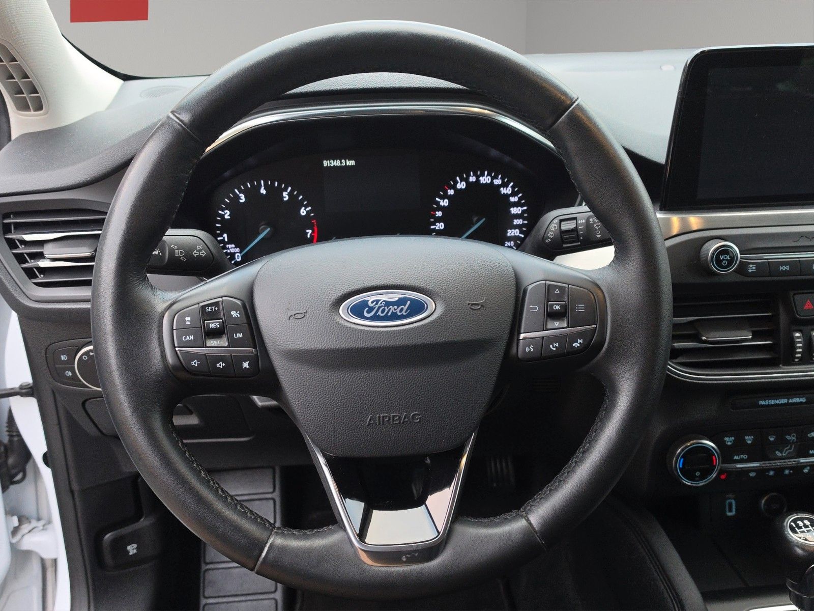 Fahrzeugabbildung Ford Focus Turnier Titanium Navi Kamera