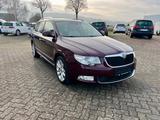 Skoda Superb Combi Bi-Xenon Navi Leder - gebrauchte Skoda Superb aus dem Jahr 2012