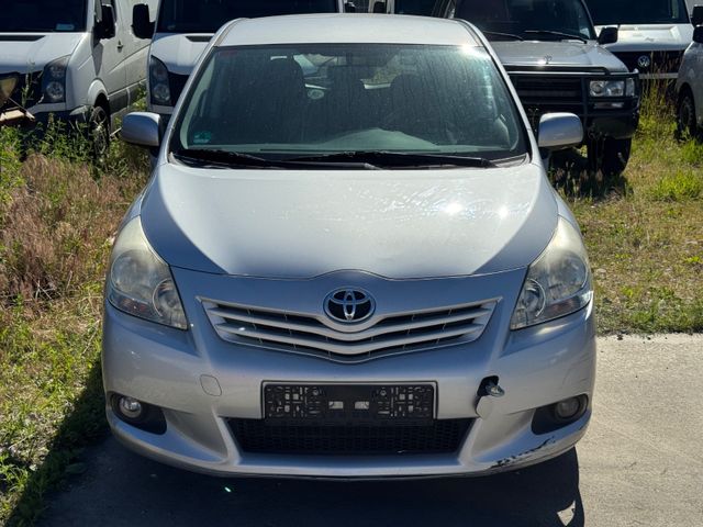 Toyota Verso  Life
