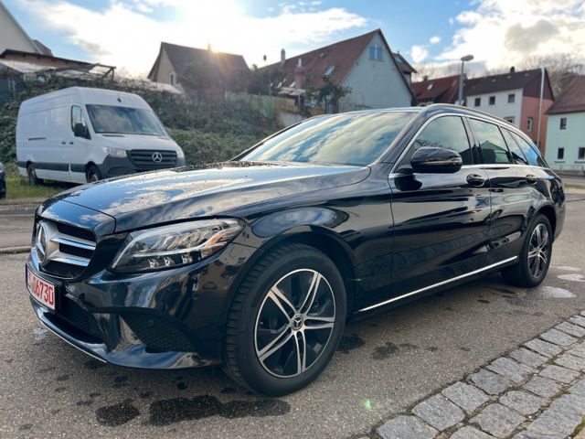 Mercedes-Benz C220d T 4Matic Avantgarde LED NAV LEDER PARK 1HD