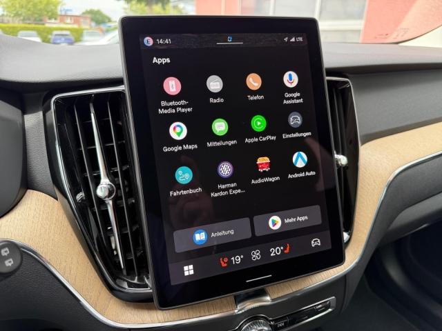 Volvo XC60 T6 Plug-In Hybrid AWD Plus Dark Mj26 mit 36