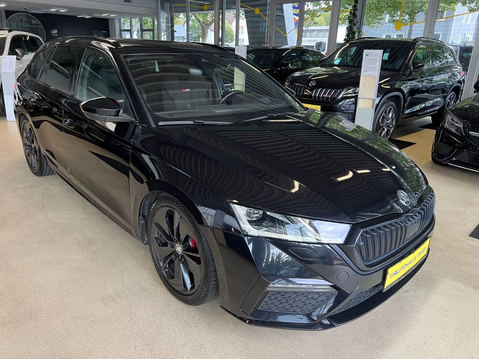 Fahrzeugabbildung SKODA Octavia  RS *HEAD-UP*4x SITZHEIZUNG*KAMERA*VIRT*