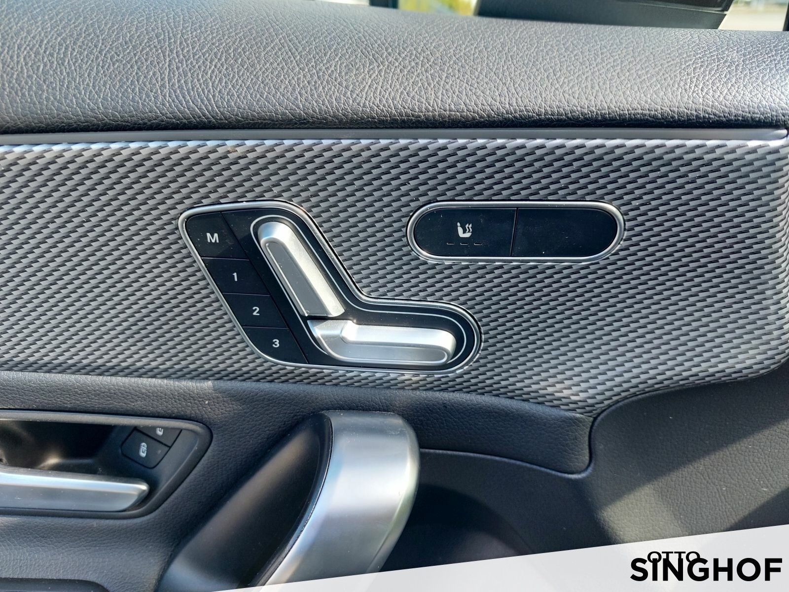 Fahrzeugabbildung Mercedes-Benz A 200 Progressive Pano+AHK+LED+Memory Sitze+TOTW