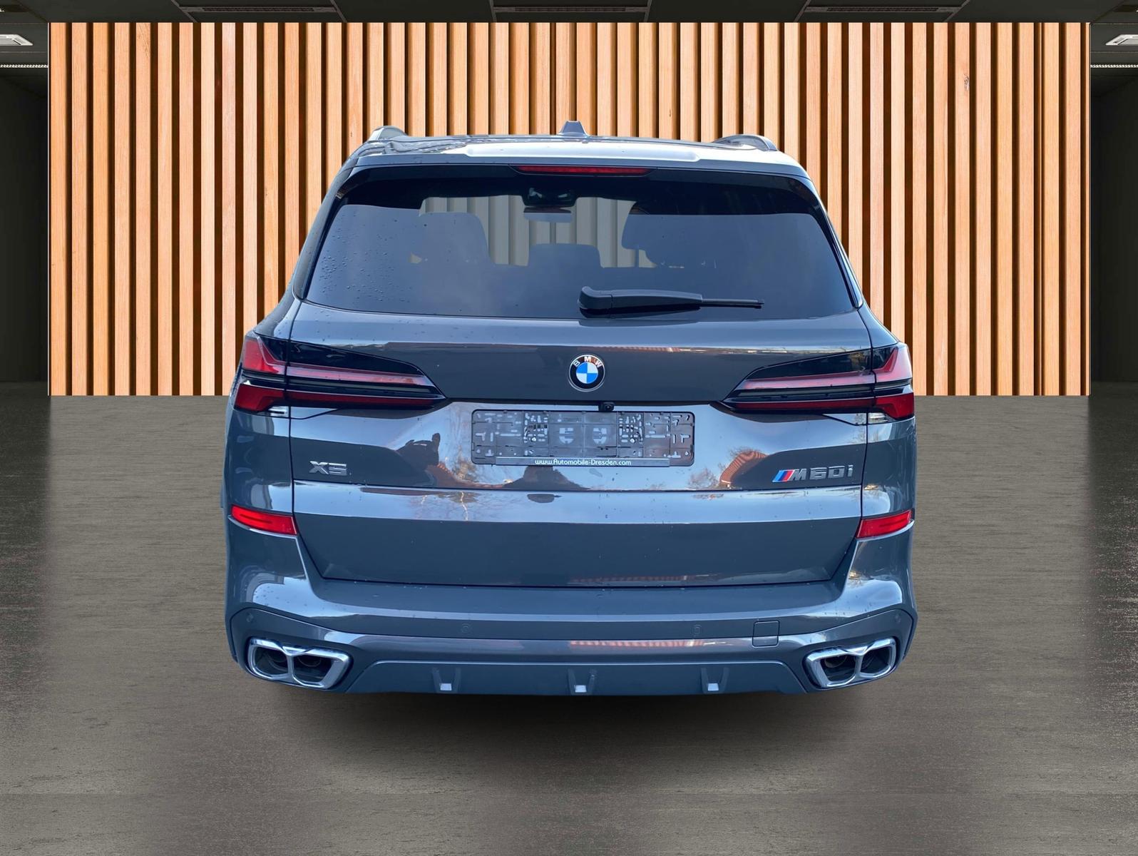 BMW X5 M60 i xDrive*NP 144.000€*SkyLounge