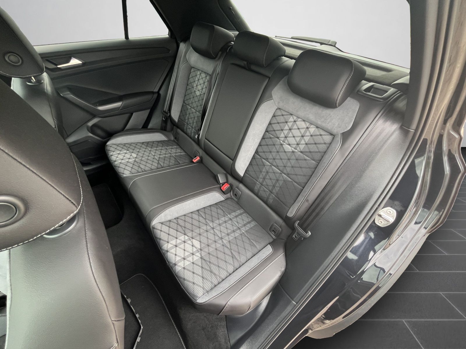 Volkswagen T-Roc - Bild 15